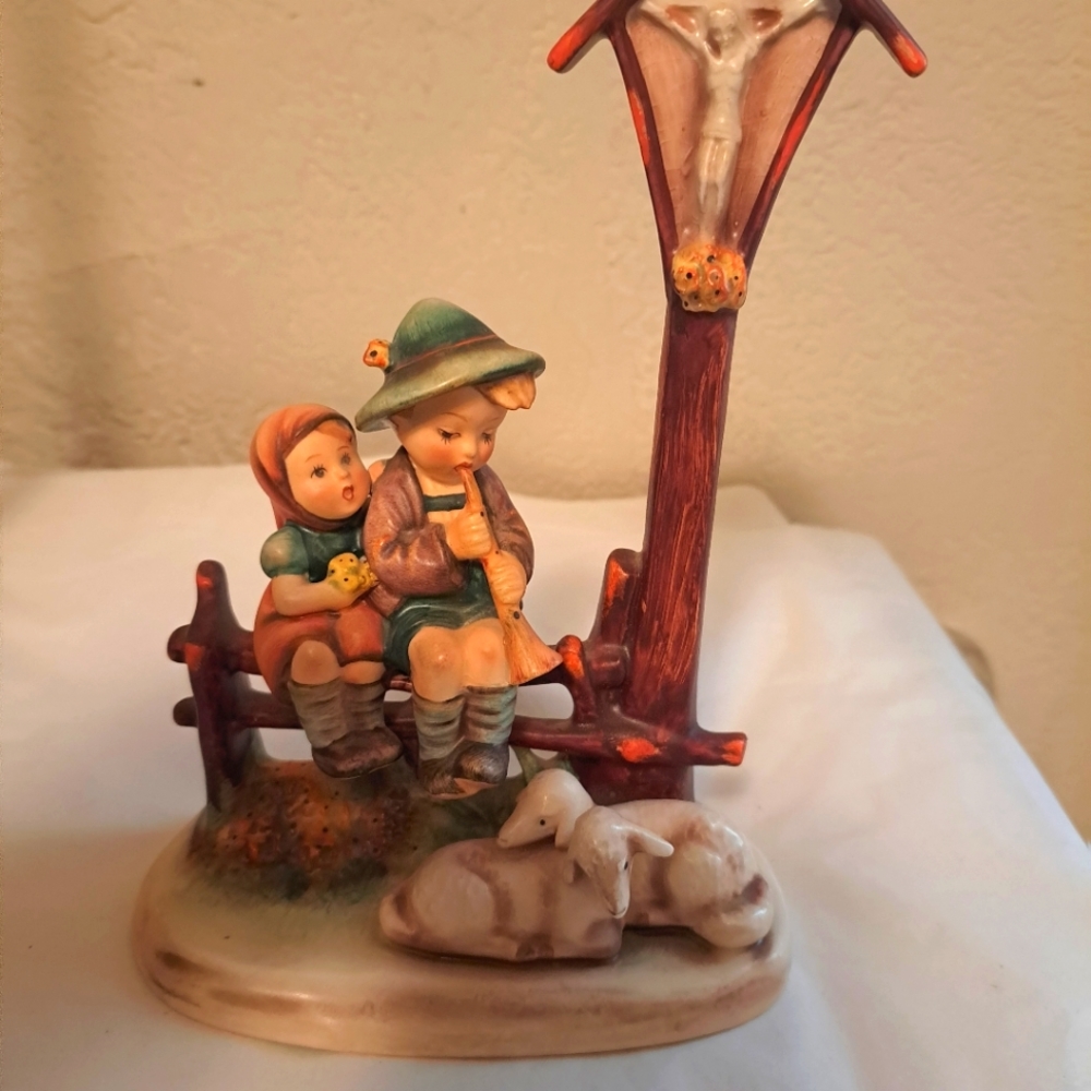 FINAL SALE Goebel Hummel  Wayside Devotion TMK2 28/2 figurine